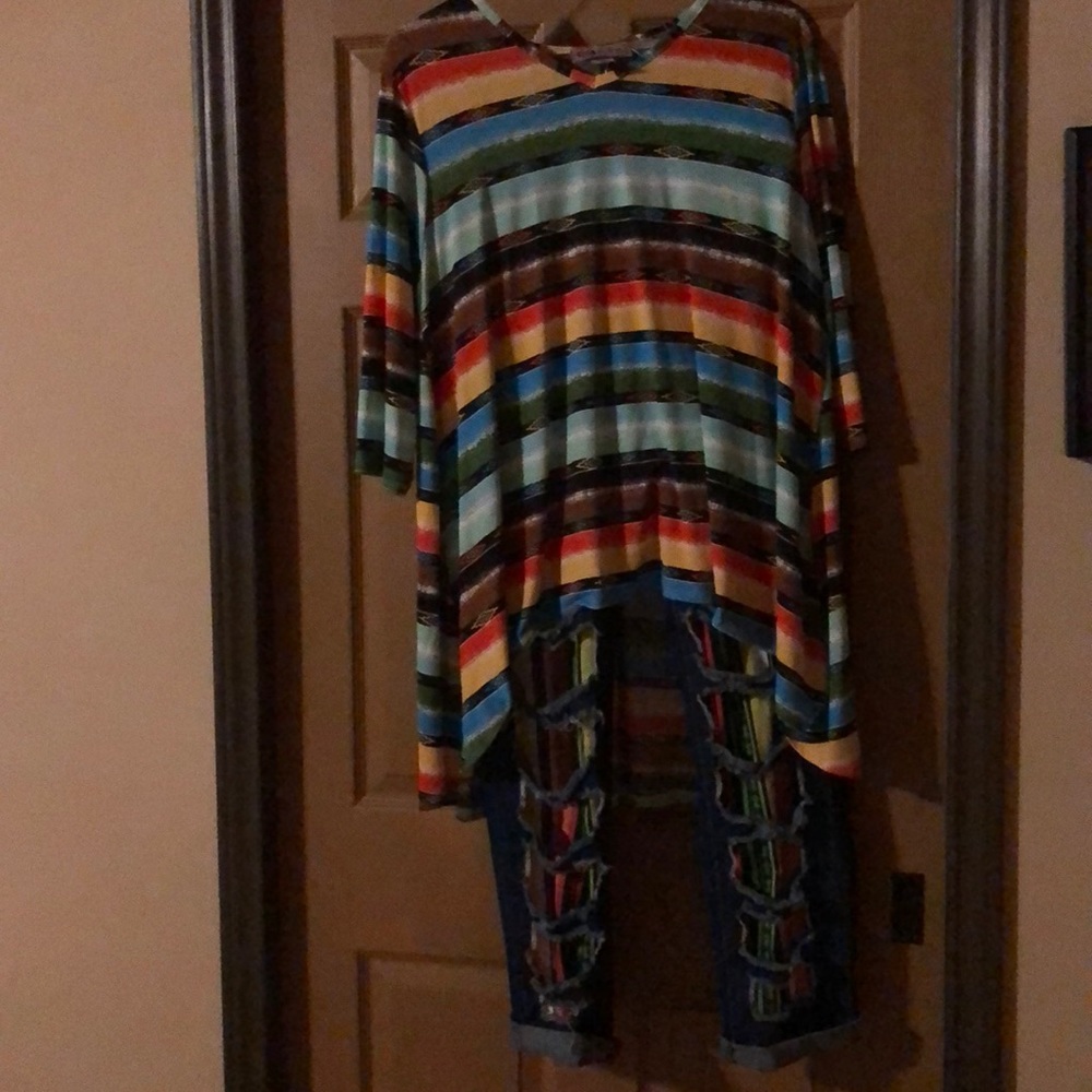 Size 8 L&B pants.    Size Large L&B shirt